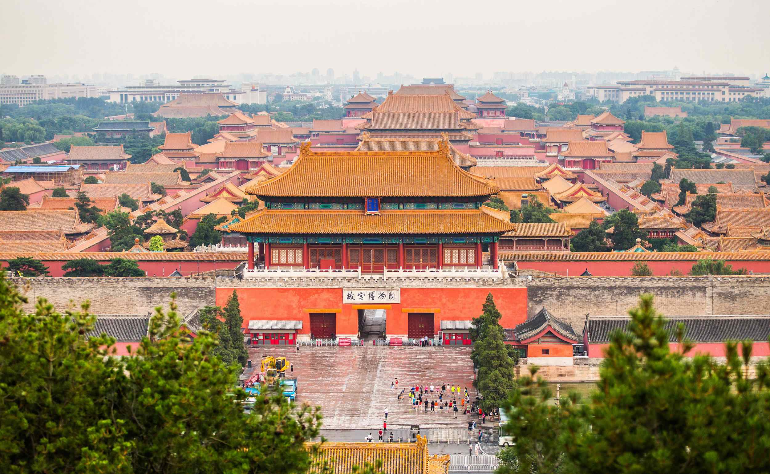 Palace Museum plans to move out half staff for more public s