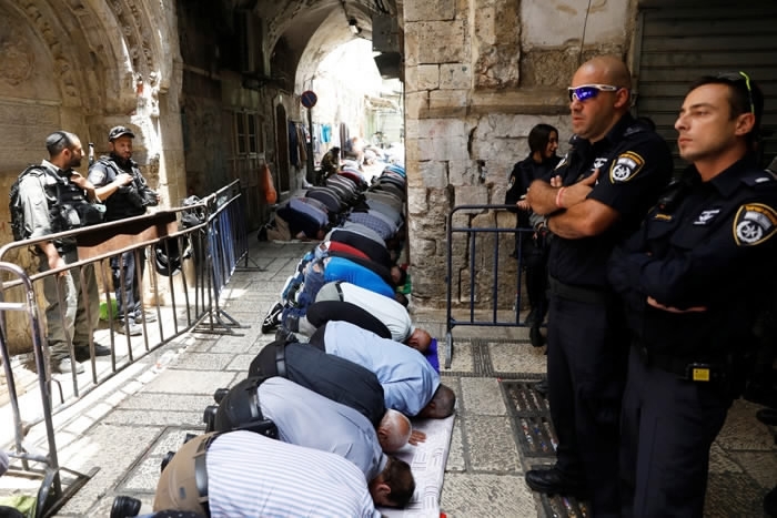 Israel bans men under 50 from disputed Jerusalem holy site