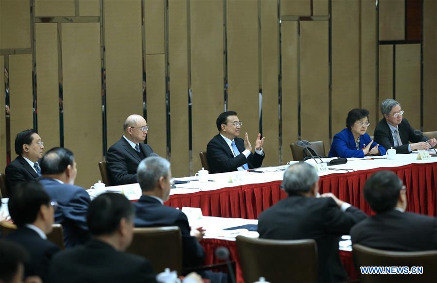 Chinese leaders join panel discussions with political adviso