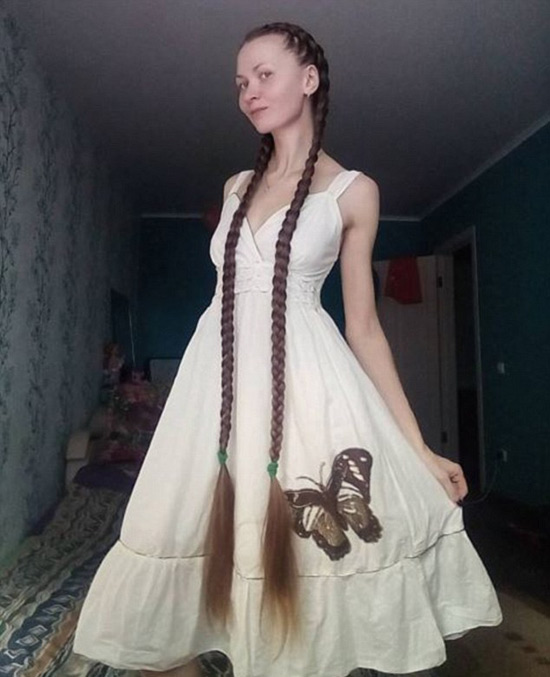 俄罗斯女子蓄发13年，变身真人版长发公主