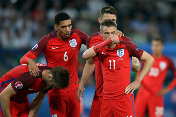 2016欧洲杯英语报道：Three Lions advance in second place in G