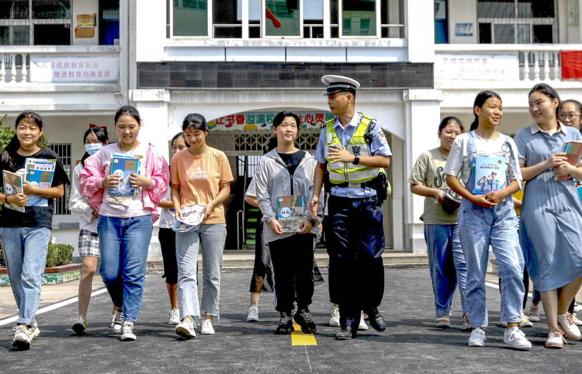 “神兽”归笼，各地学校陆续开学