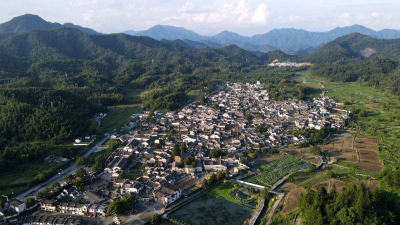 余村和西递村被选为最佳旅游村，驴友们想去看看吗？