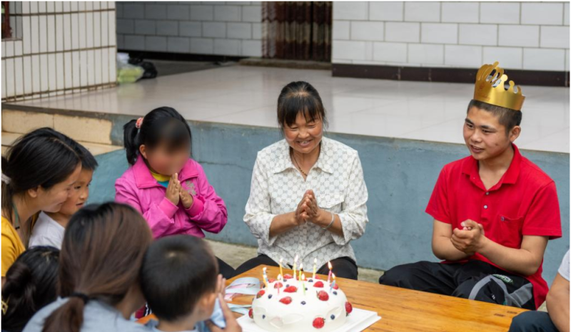 特点：培养家庭精神，为不幸的孩子提供家常便饭