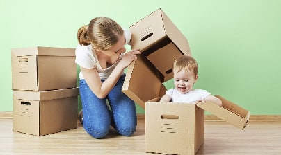 Do you let your baby sleep in a box? 你愿意让自己的宝宝在盒子里睡觉吗？