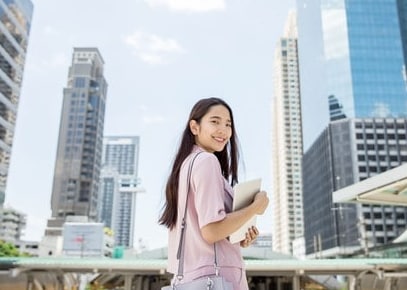 妇女节的英文不是Happy Woman\'s Day,千万别用错！