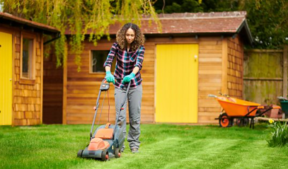 Grass, lawn, turf 分别指哪种“草地”？